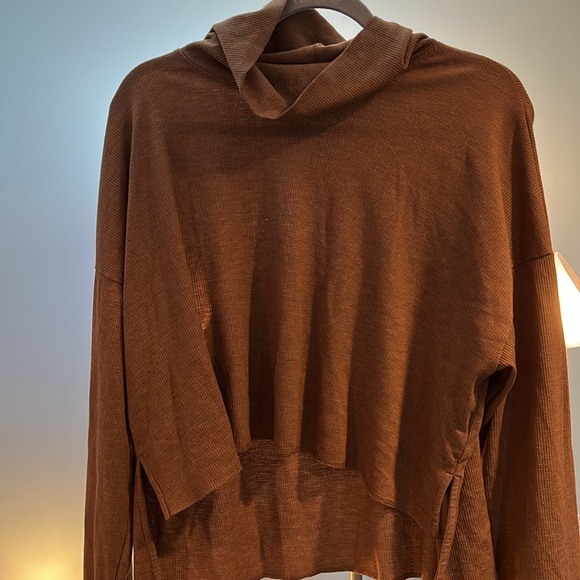 Cropped brown American Eagle sweater - Picture 2 of 2